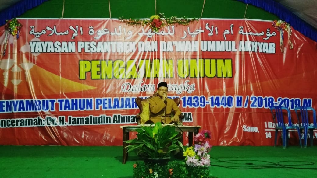 DR Jamaludin Ahmad Khaliq memberikan taushiah di Pesantren Ummul Akhyar